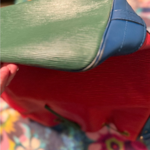 Louis Vuitton Red, Green, Blue and Blue Shoulder Bag - Picture 2 of 16